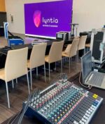 Pantallas LED vs proyectores: ventajas y desventajas para eventos