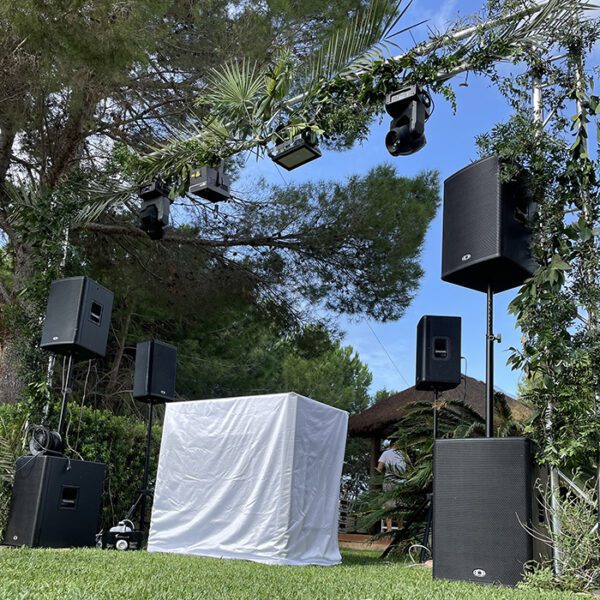 Sound-system-and-lights-rental-for-events-wedding-Barcelona-Ibiza-2mic