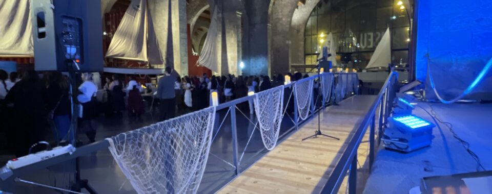 Alquiler iluminacion escenario